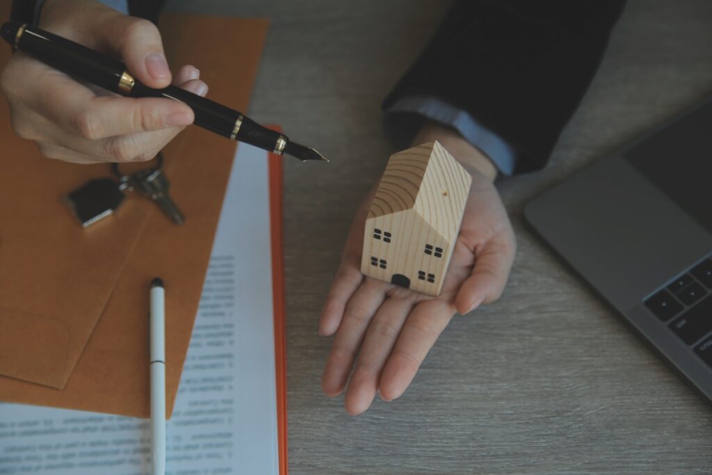 Firma dla męża, dom dla żony? Jak notarialnie podzielić majątek bez wieloletniej walki w sądzie. Firma dla męża, dom dla żony? Jak notarialnie podzielić majątek bez wieloletniej walki w sądzie.