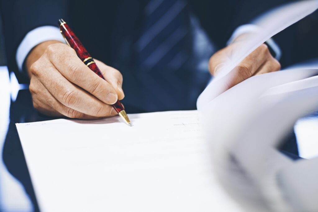 Powołanie prokurenta: Akt notarialny czy zwykłe pismo? Wymogi KRS.