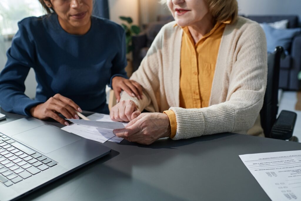 Emerytura za ziemię: Umowa dożywocia jako bezpieczna alternatywa dla darowizny. Emerytura za ziemię: Umowa dożywocia jako bezpieczna alternatywa dla darowizny.